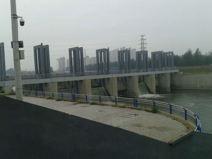 ���̰���