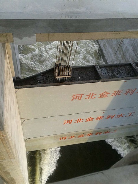 ���̰���