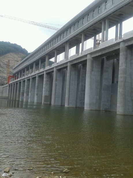 ���̰���