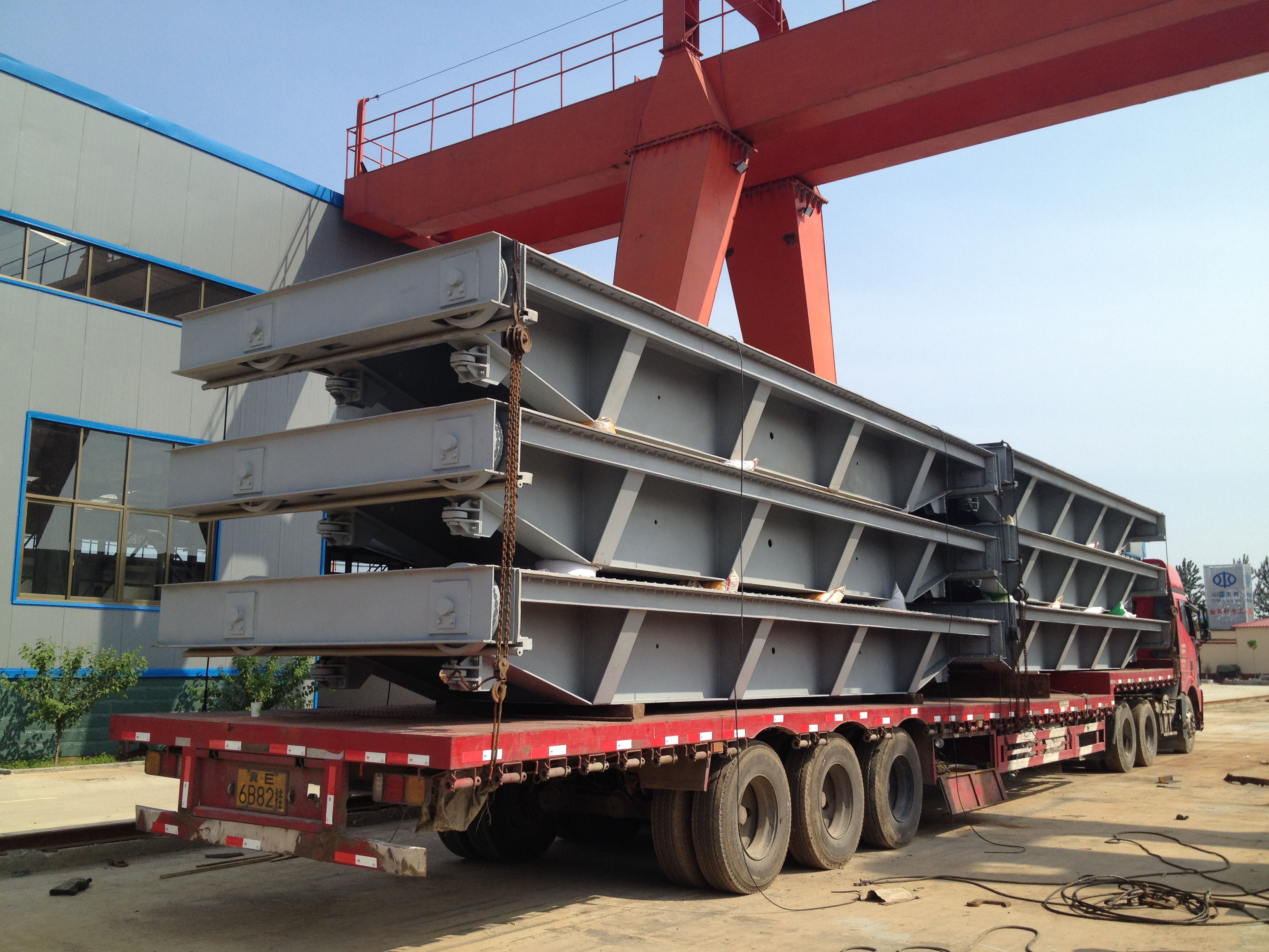 װ������